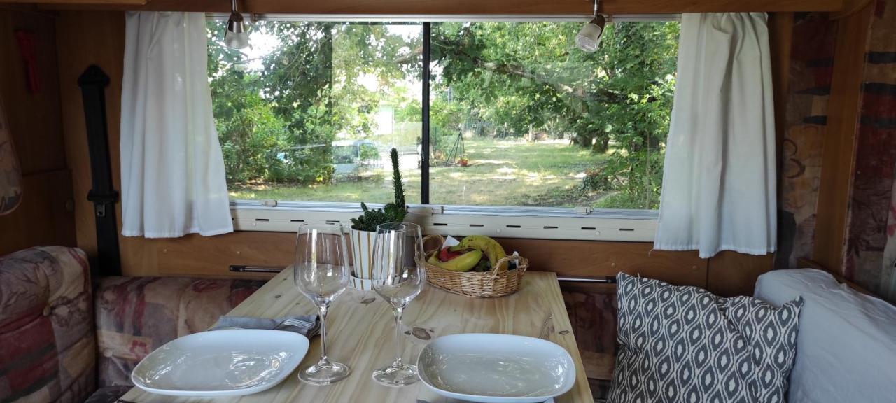 Charmant Camping-Car A La Campagne Labessiere-Candeil Dış mekan fotoğraf