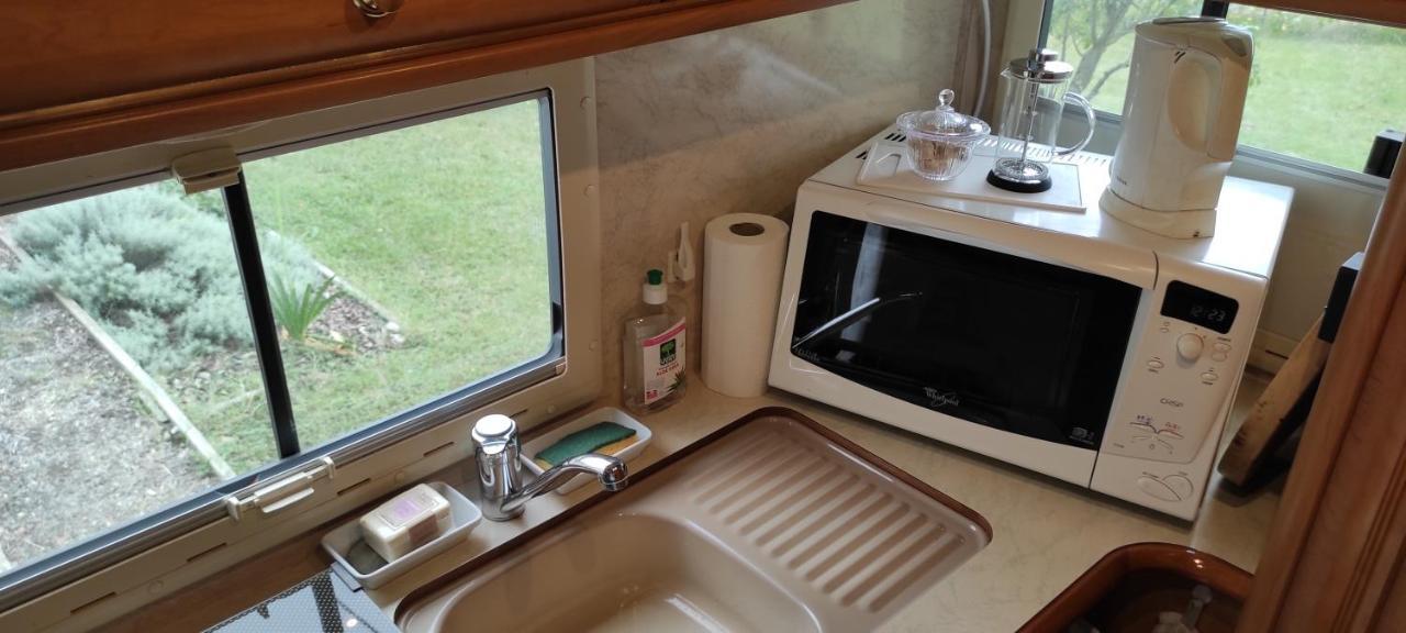 Charmant Camping-Car A La Campagne Labessiere-Candeil Dış mekan fotoğraf